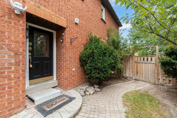 Property Photo:  5031 Northern Lights Circle  ON L5R 2P7 