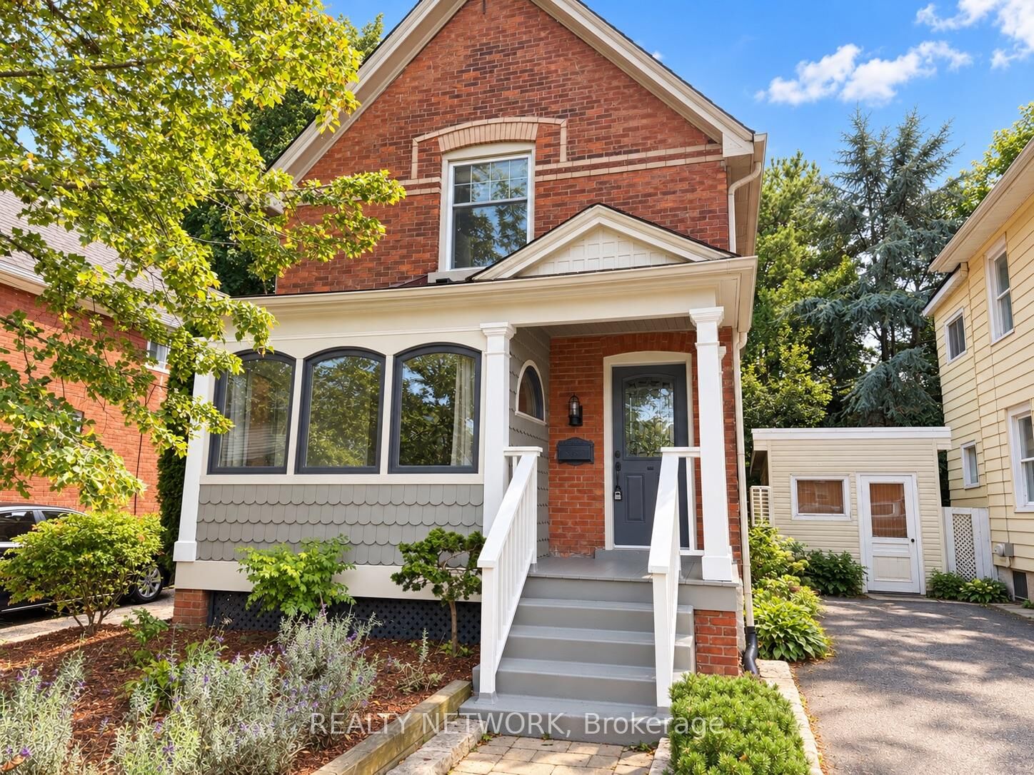 Property Photo:  17 Gerrard Street  ON L2R 5S8 