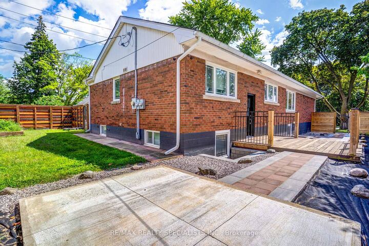 Property Photo:  454 Mayzel Road Lower  ON L7R 3C3 