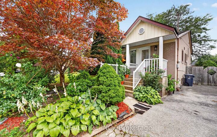 Property Photo:  16 Baltray Crescent  ON M3A 2H4 