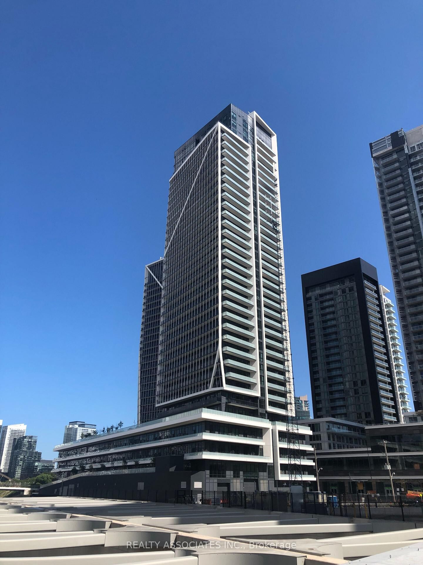 Property Photo:  50 Ordnance Street 3104  ON M6K 0C9 