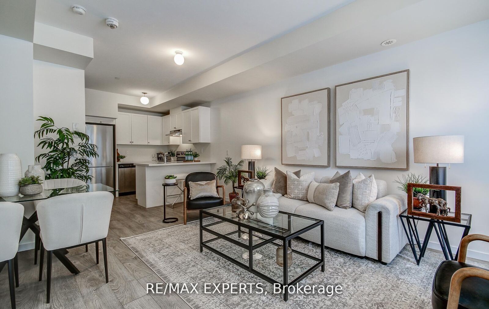Property Photo:  300 Alex Gardner Circle 61  ON L4G 1N4 