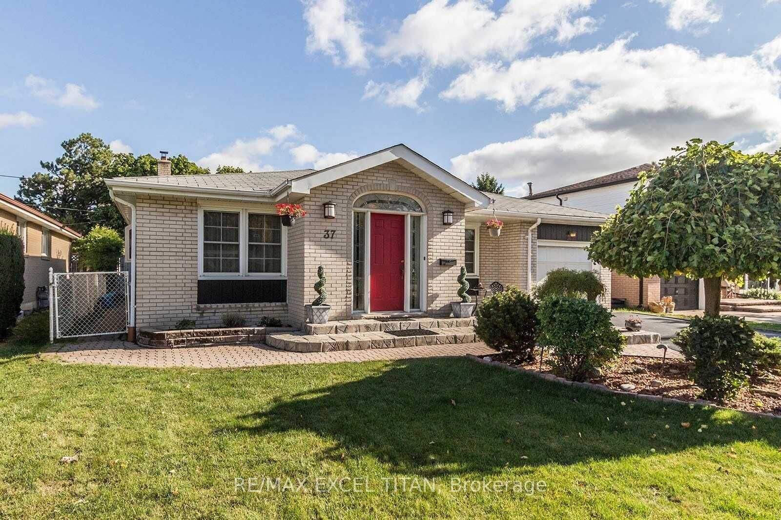 Property Photo:  37 Braemar Drive  ON L6T 2L5 