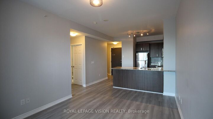 Property Photo:  11611 Yonge Street 302  ON L4E 1G2 
