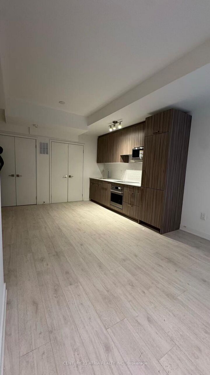 Property Photo:  71 Curlew Drive 70  ON M3A 0B2 