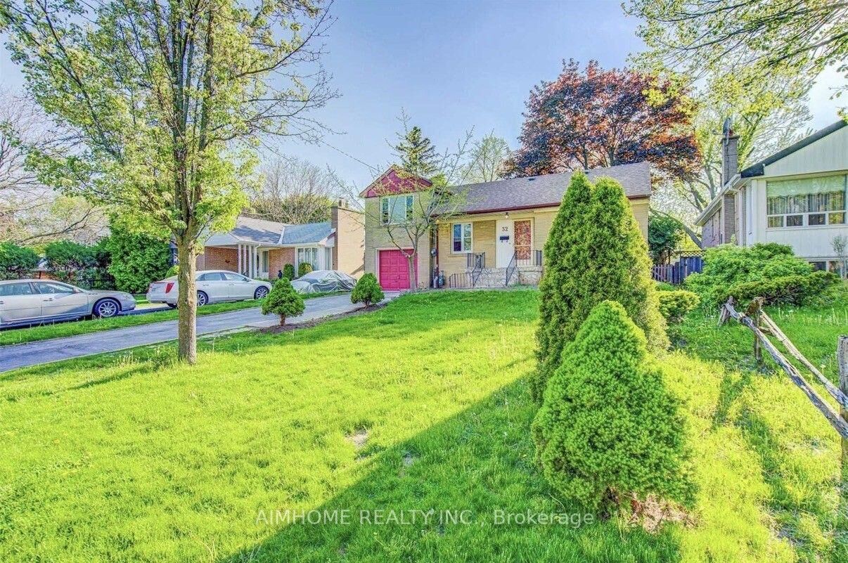 Property Photo:  32 Lauralynn Crescent  ON M1S 2H5 