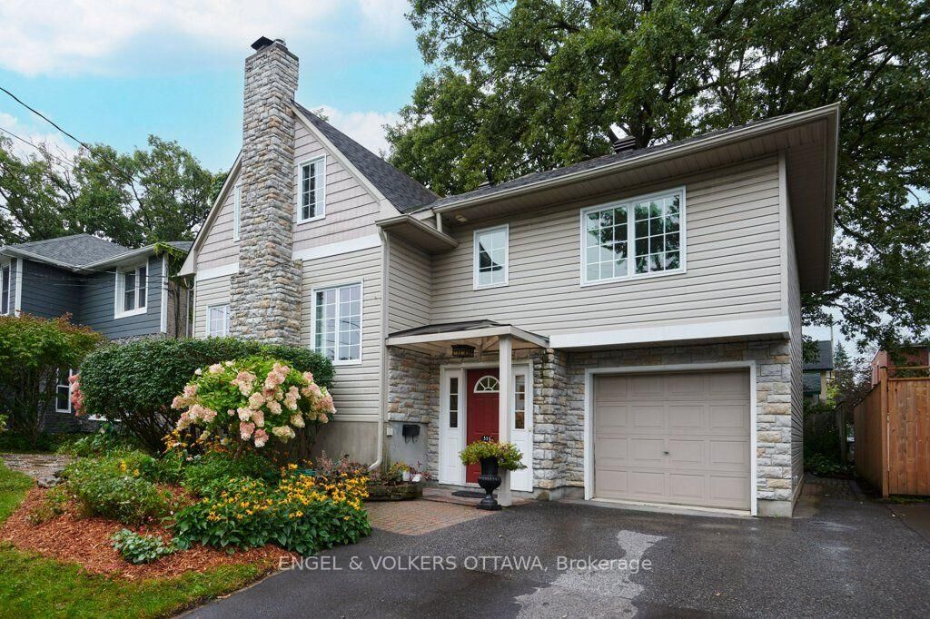 Property Photo: 514 Highcroft Avenue ON K1Z 5J4