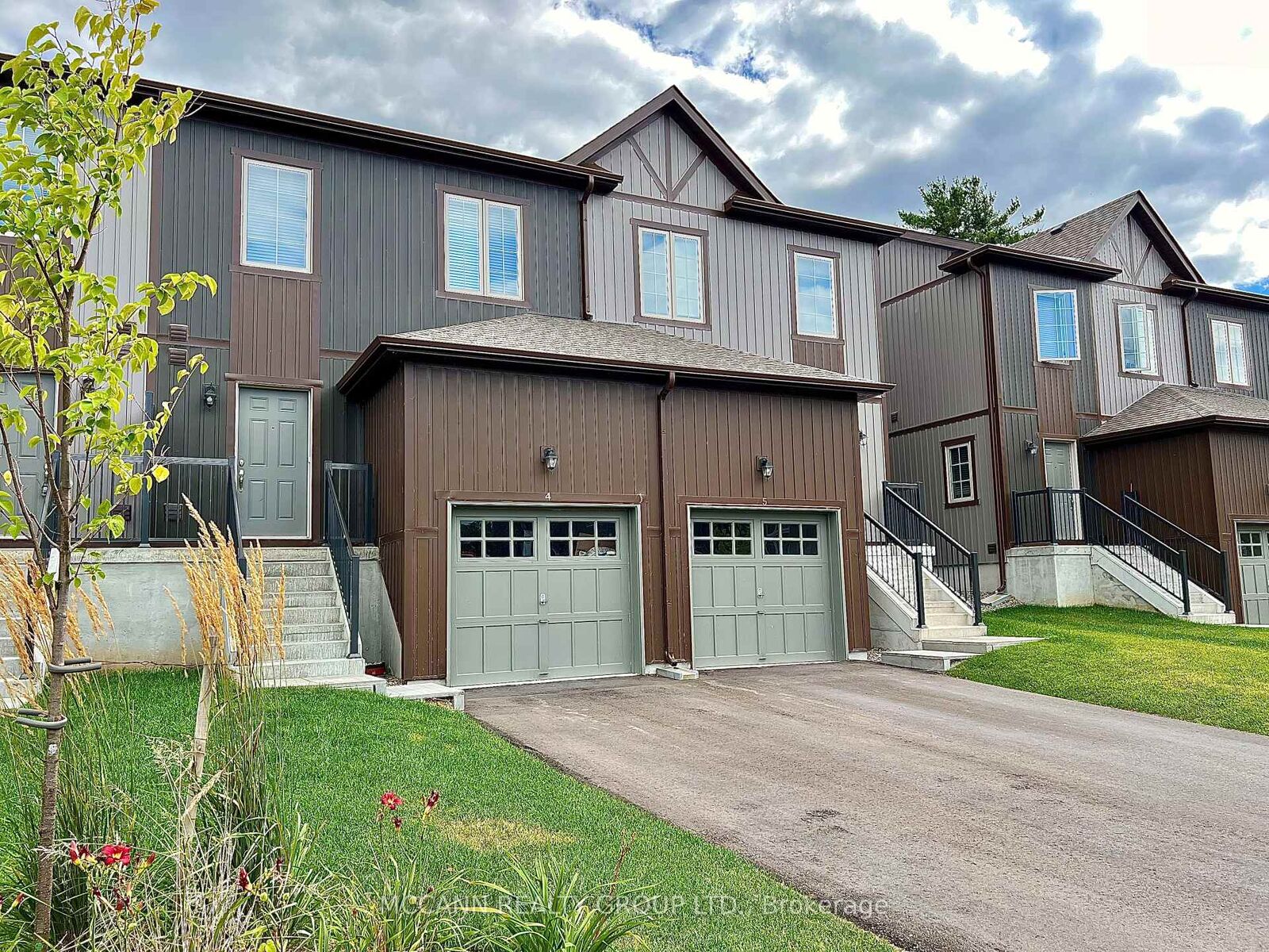 Property Photo:  110 Grew Boulevard 4  ON L0E 1L0 