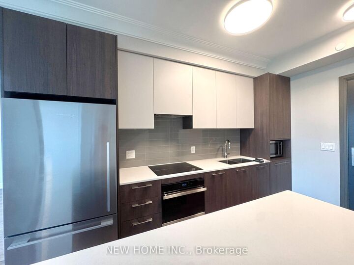 Property Photo:  8 Water Walk Drive 802  ON L3R 6L4 