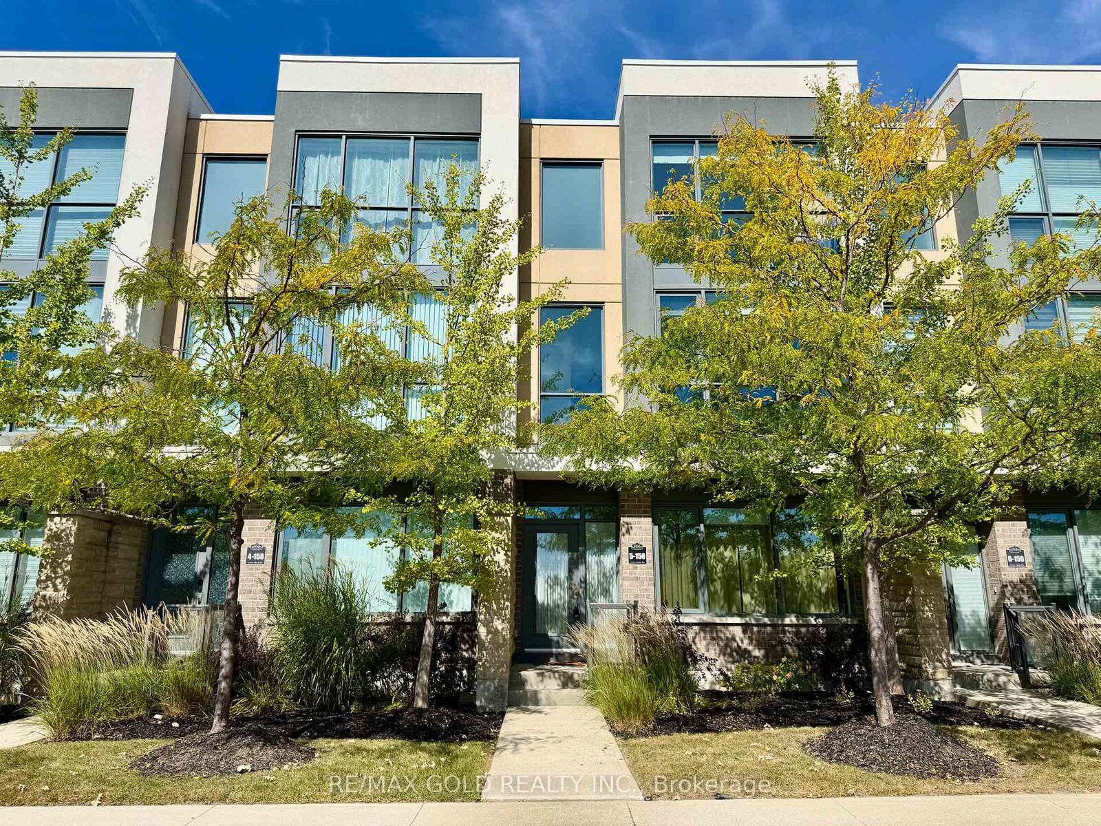 Property Photo:  150 Little Creek Road 5  ON L5R 0E9 