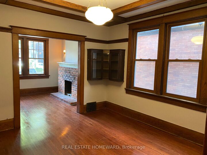 Property Photo:  15 Simpson Avenue Main Floor  ON M4K 1A1 