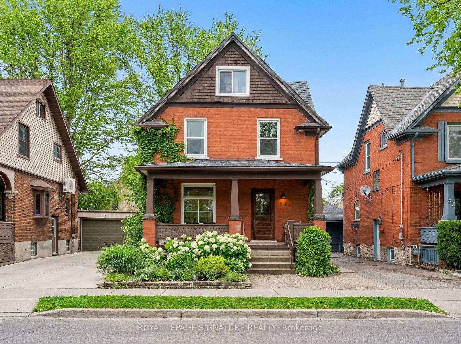 Property Photo: 58 Hohner Avenue ON N2H 2V4