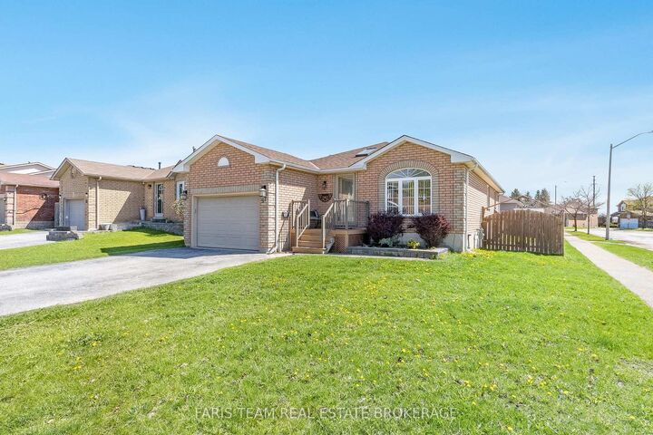Property Photo:  57 Wessenger Drive  ON L4N 8P8 