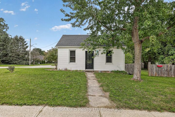 Property Photo:  250 Frederick Street  ON N5C 2H9 