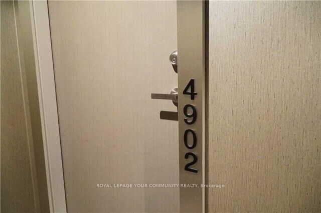 Property Photo: 100 Harbour Street 4902 ON M5J 2T5