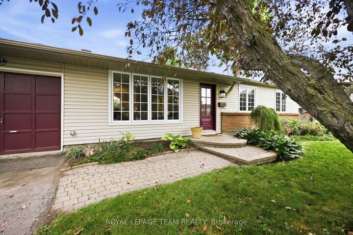 Property Photo: 1377 Fontenay Crescent ON K1V 7K5