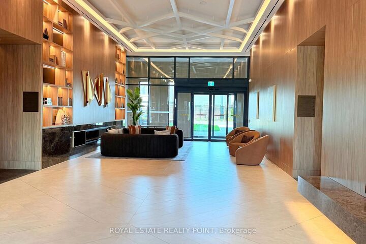 Property Photo:  5 Meadowdale Road 1711  ON L4K 0C7 