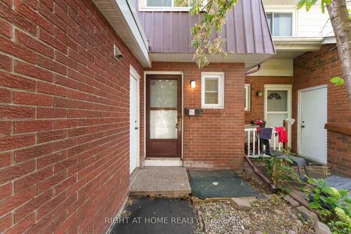 Property Photo: 980 Gulf Place 207 ON K1K 3Y1