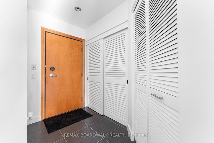 Property Photo:  90 George Street 401  ON K1N 0A8 