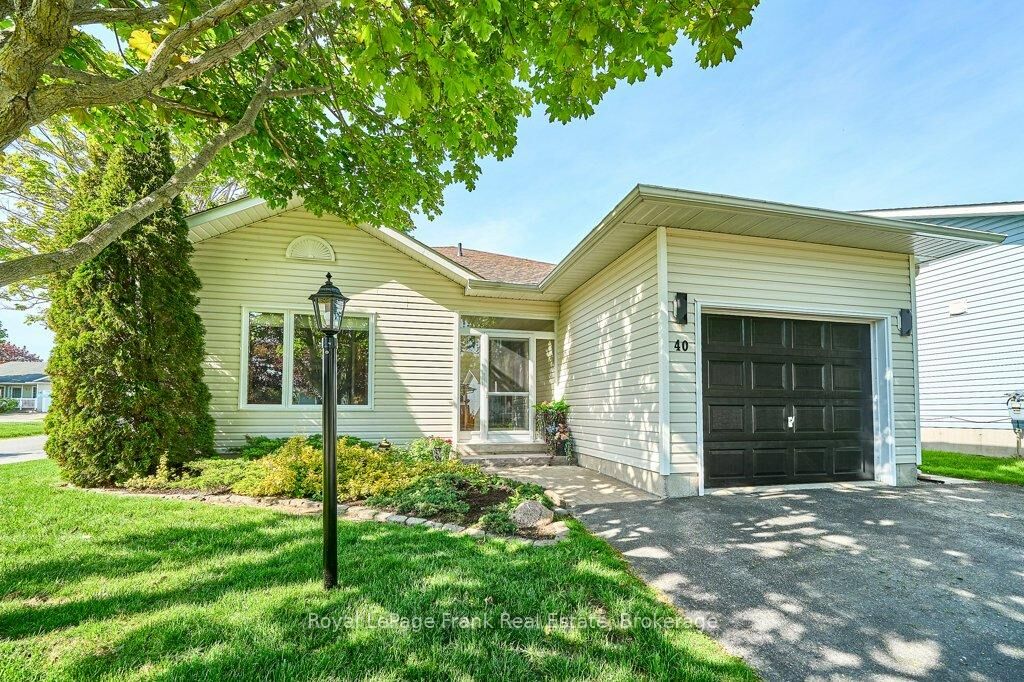 Property Photo:  40 Niagara Trail  ON L1B 1L6 