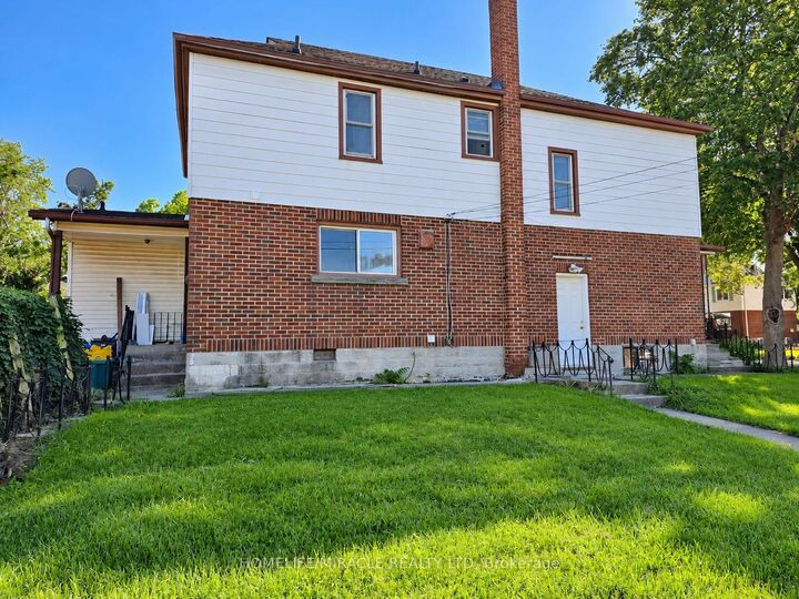 Property Photo:  5622 Lowell Avenue Main  ON L2G 4E2 