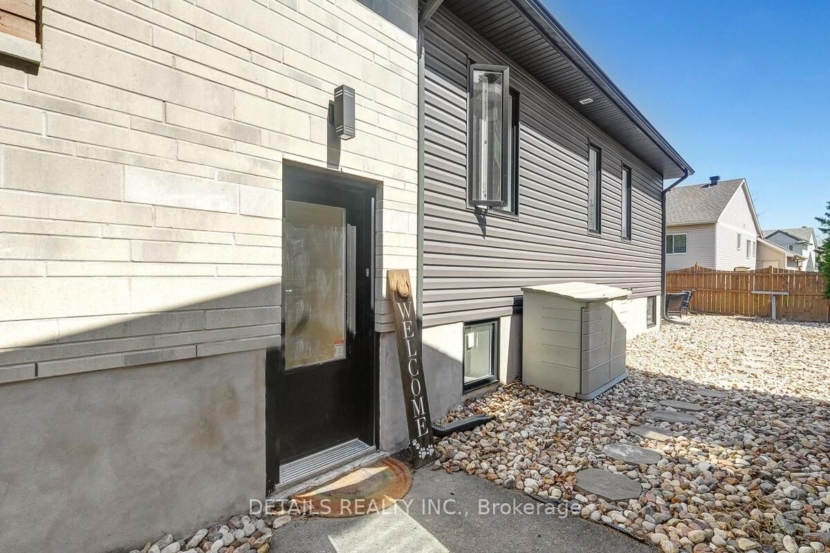 Property Photo:  2565 Page Road  ON K1W 1E5 