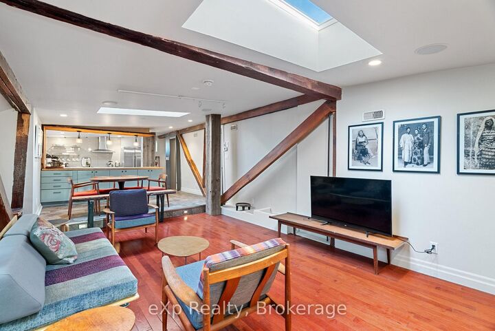 Property Photo:  94 Wellington Street 6  ON N5A 2L2 
