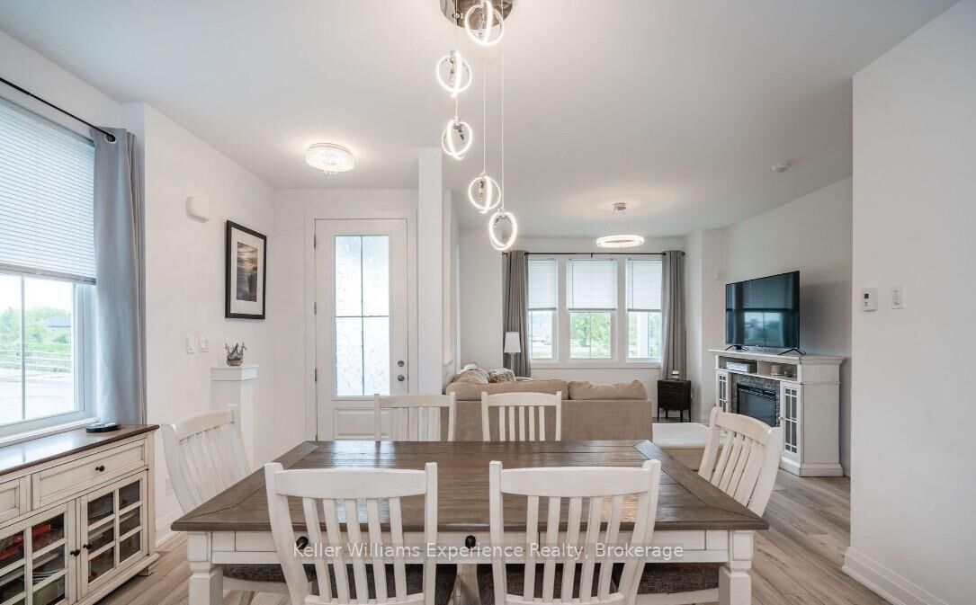 Property Photo:  30 Samantha Lane  ON L4R 0H4 