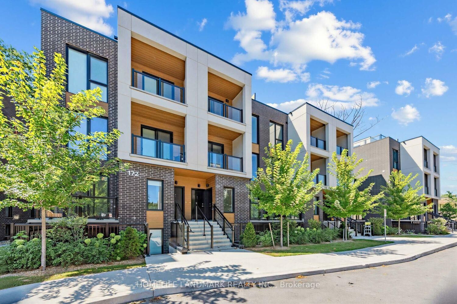 Property Photo:  172 Clonmore Drive 5  ON M1N 1Y1 