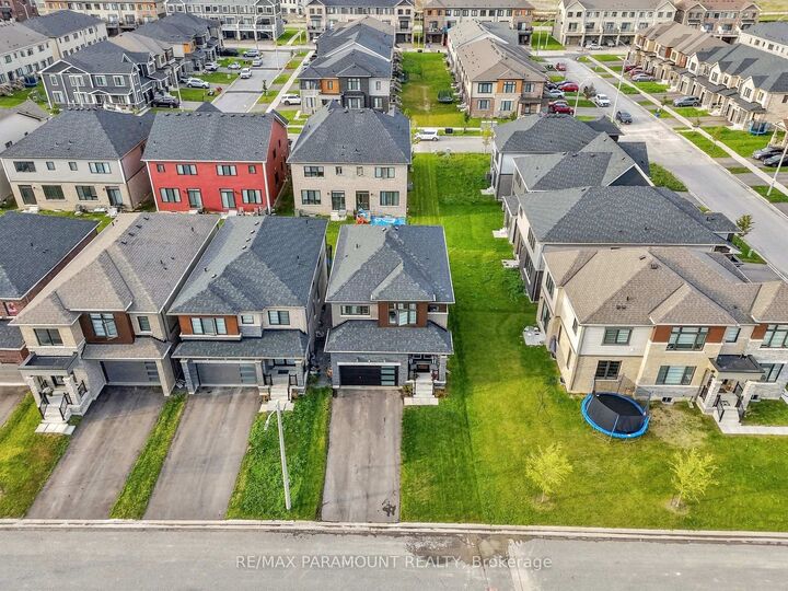 Property Photo:  110 Sunflower Crescent  ON L3B 0E9 