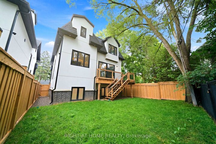 Property Photo: 28 Pine Avenue S ON L5H 2P6