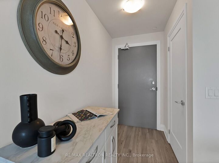 Property Photo:  3220 Sheppard Avenue E 1702  ON M1T 0B7 