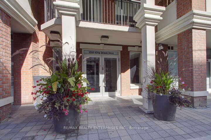 Property Photo: 1000 King Street W 219 ON M6R 3N1