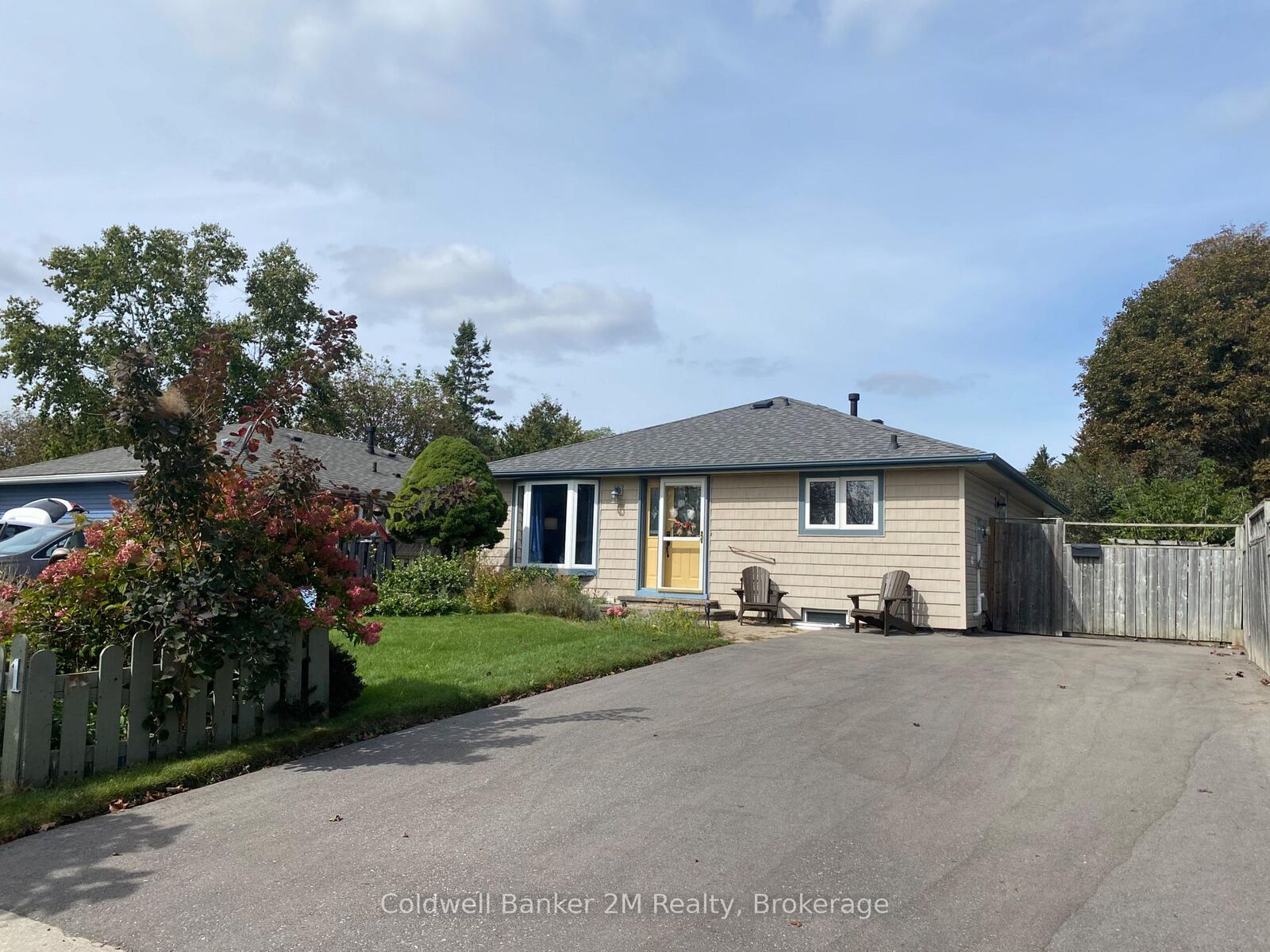 Property Photo:  691 Wesley Drive  ON L1H 7X6 