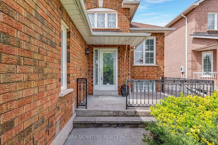 Property Photo:  30 Graceview Court  ON L4L 9C4 