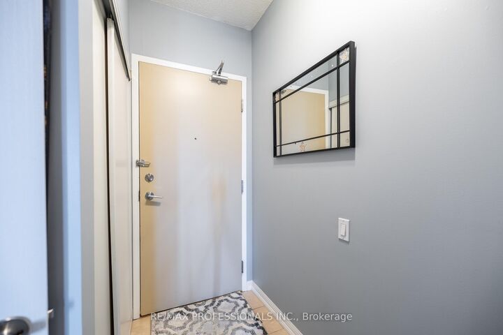 Property Photo:  1600 Keele Street 1019  ON M6N 5J1 