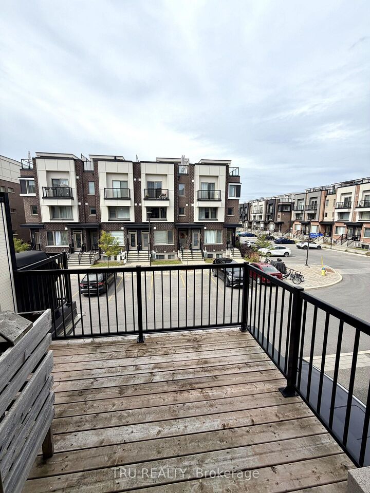 Property Photo: 805 Kiniw Private ON K1K 4Z4