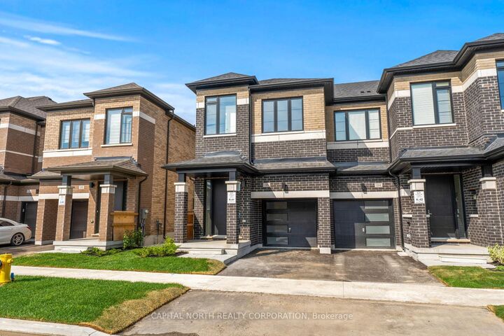 Property Photo: 116 Turnberry Lane ON L4N 6K7