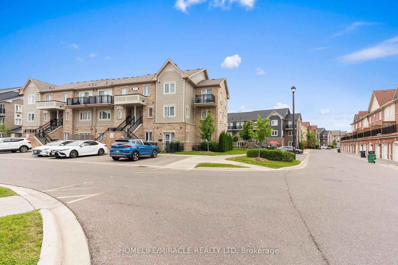 Property Photo: 250 Sunny Meadow Boulevard 312 ON L6R 3Y7