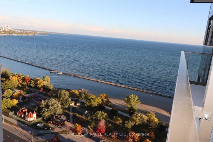 Property Photo: 1928 Lakeshore Boulevard W 3803 ON M6S 0B1