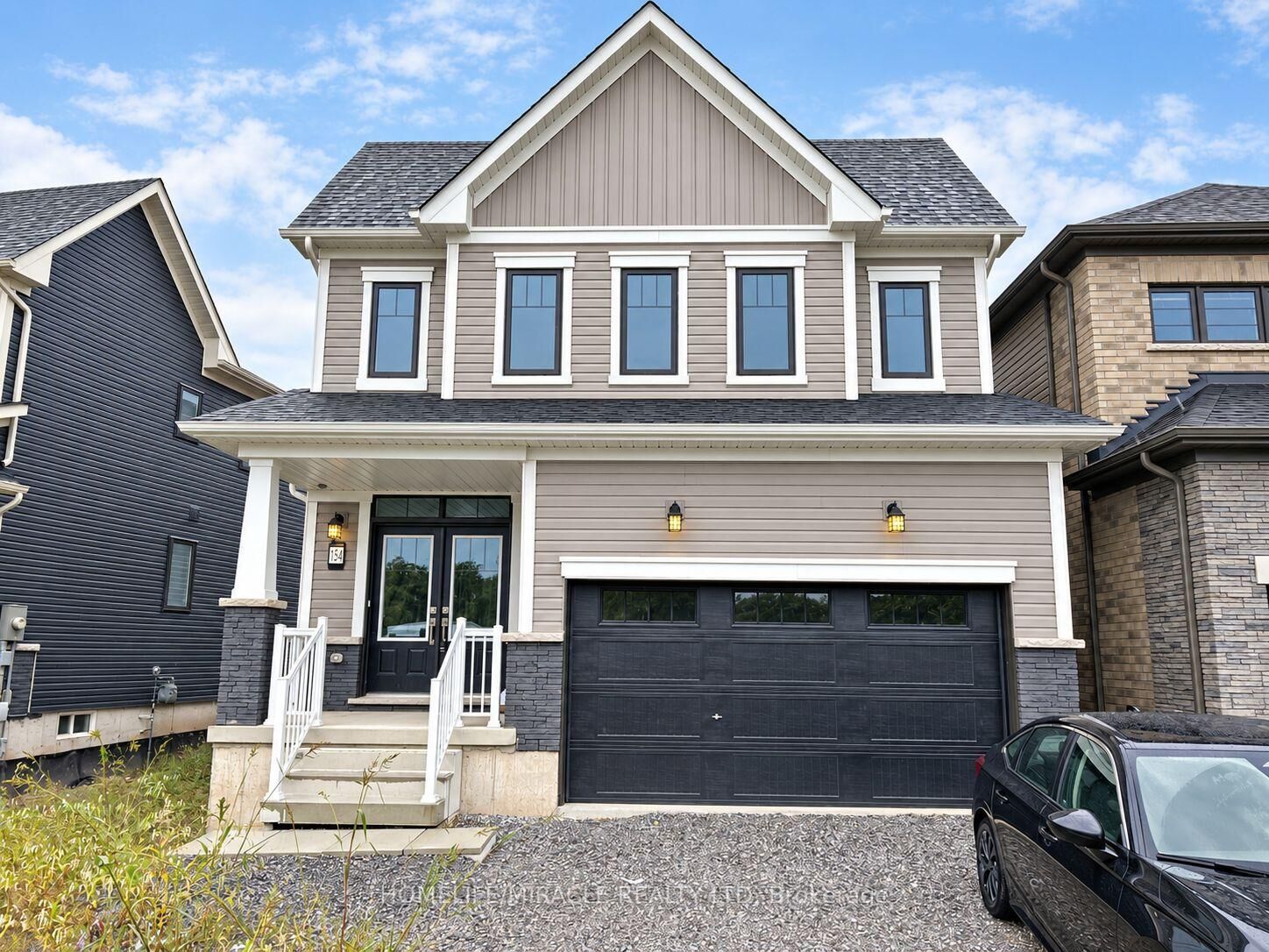 Property Photo:  154 Westbridge Avenue Main Floor  ON L3B 0P4 