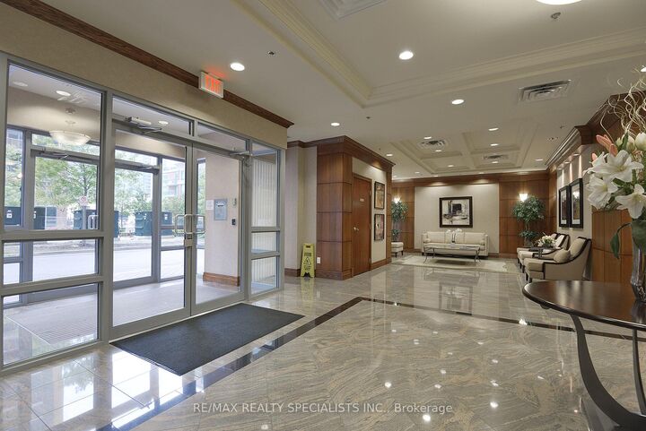 Property Photo:  5 Michael Power Place 1005  ON M9A 0A3 