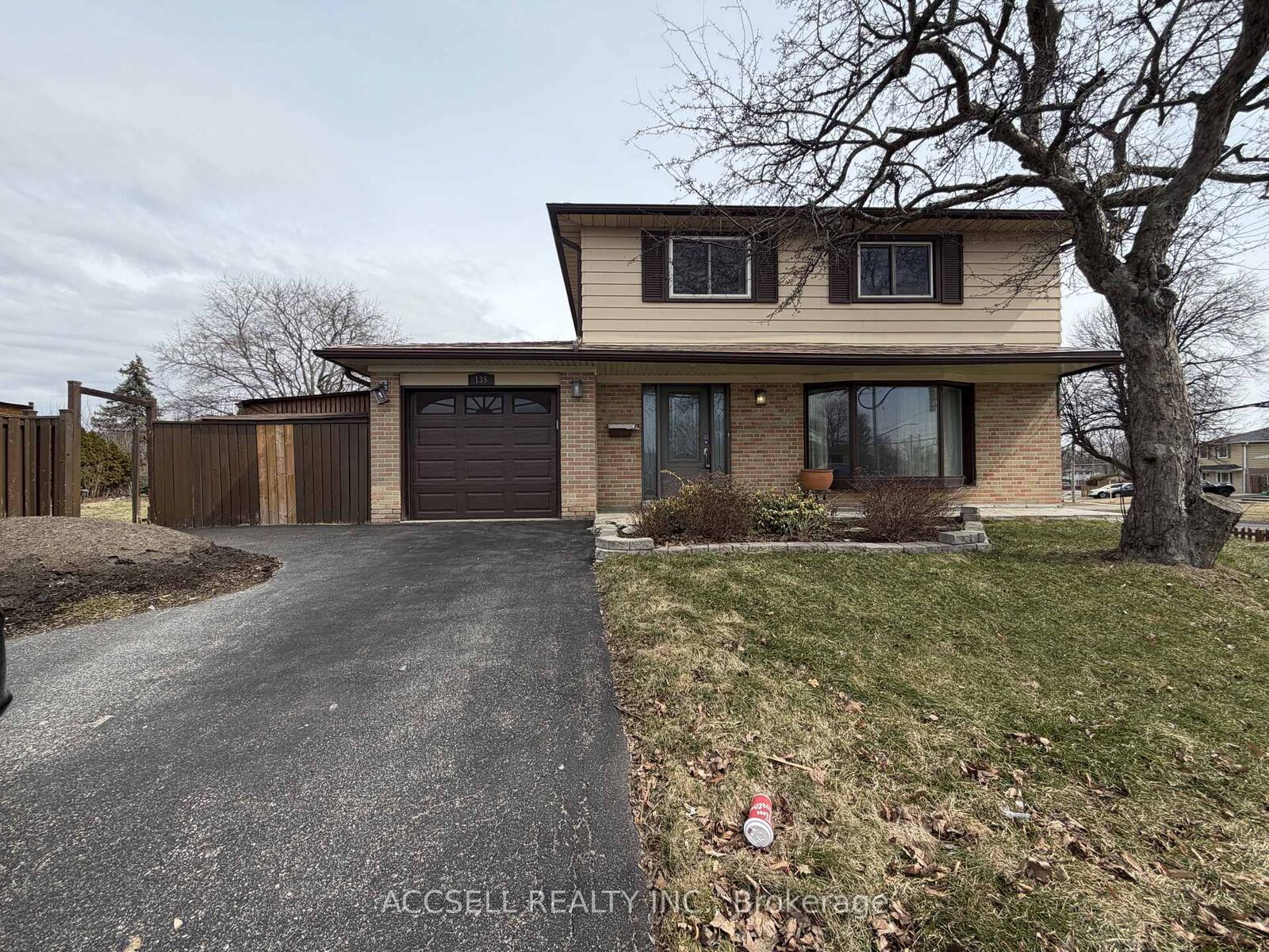 Property Photo:  135 Mountainview Road S  ON L7G 4K2 
