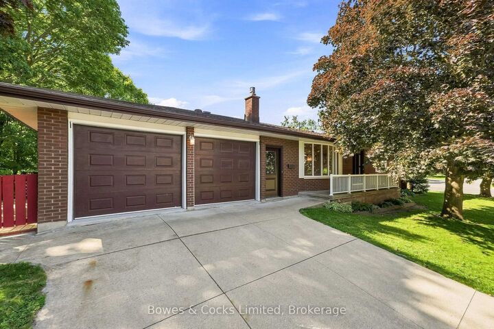 Property Photo:  687 Lundy's Lane  ON K9J 4J9 