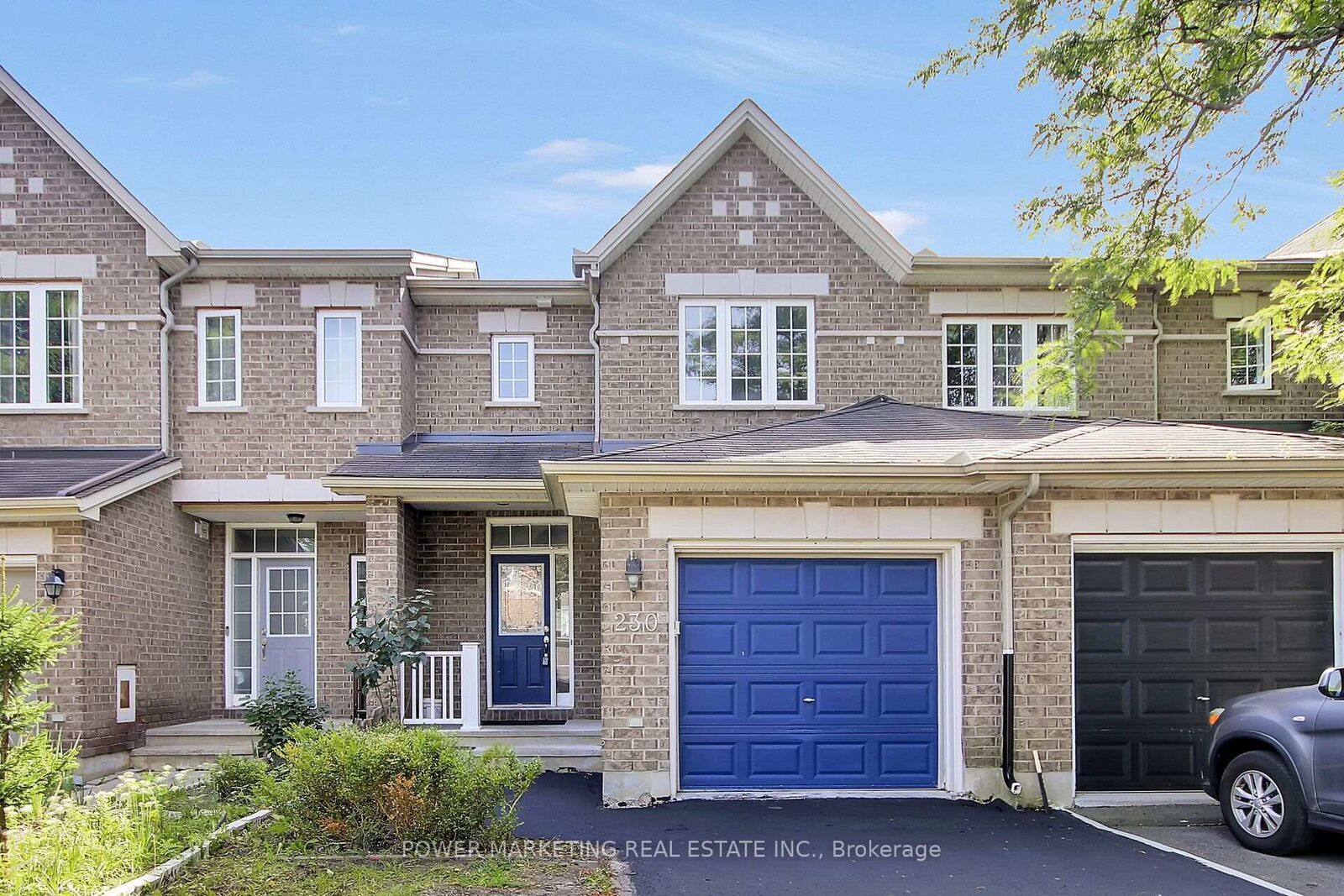 Property Photo:  230 Bookton Place  ON K1V 2H5 