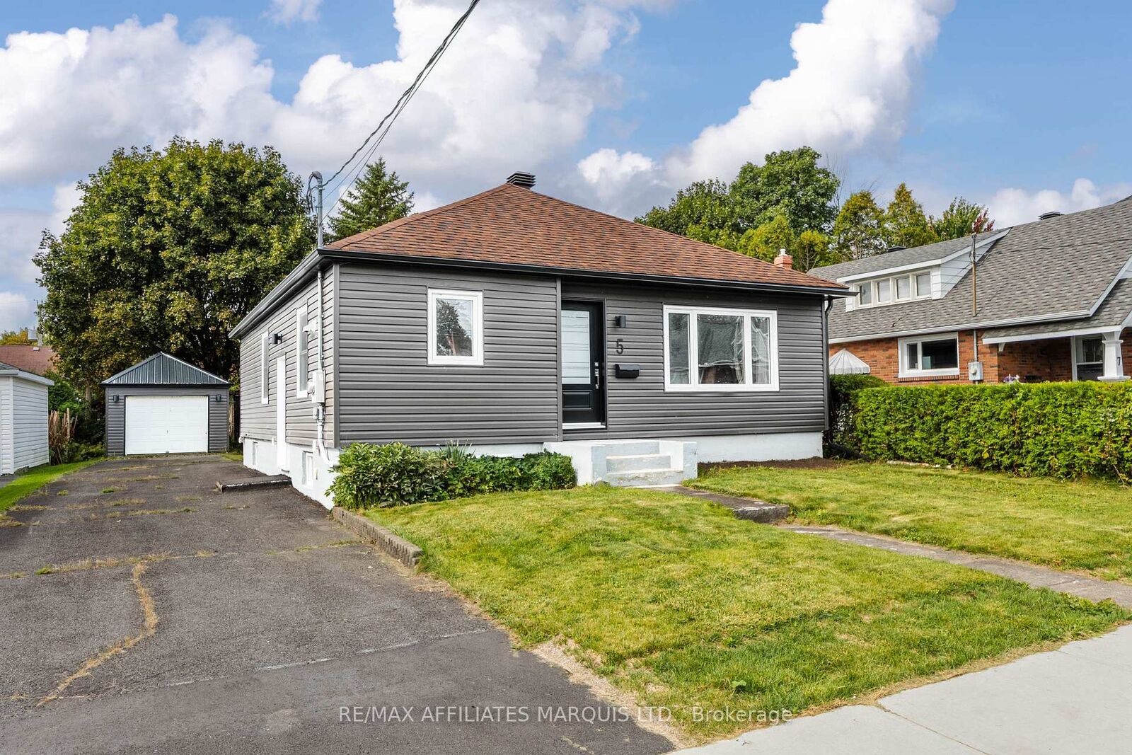 Property Photo:  5 Anthony Street  ON K6H 5J8 