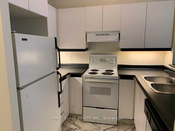 Property Photo: 7 King Street E 916 ON M5C 1B2