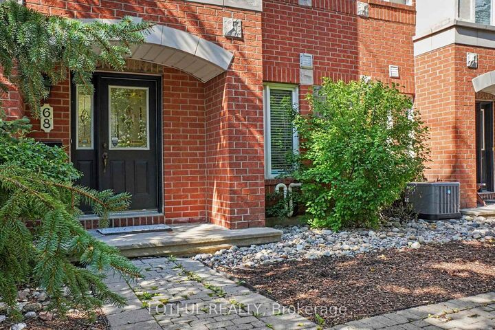 Property Photo: 68 Metropole Private ON K1Z 1G1