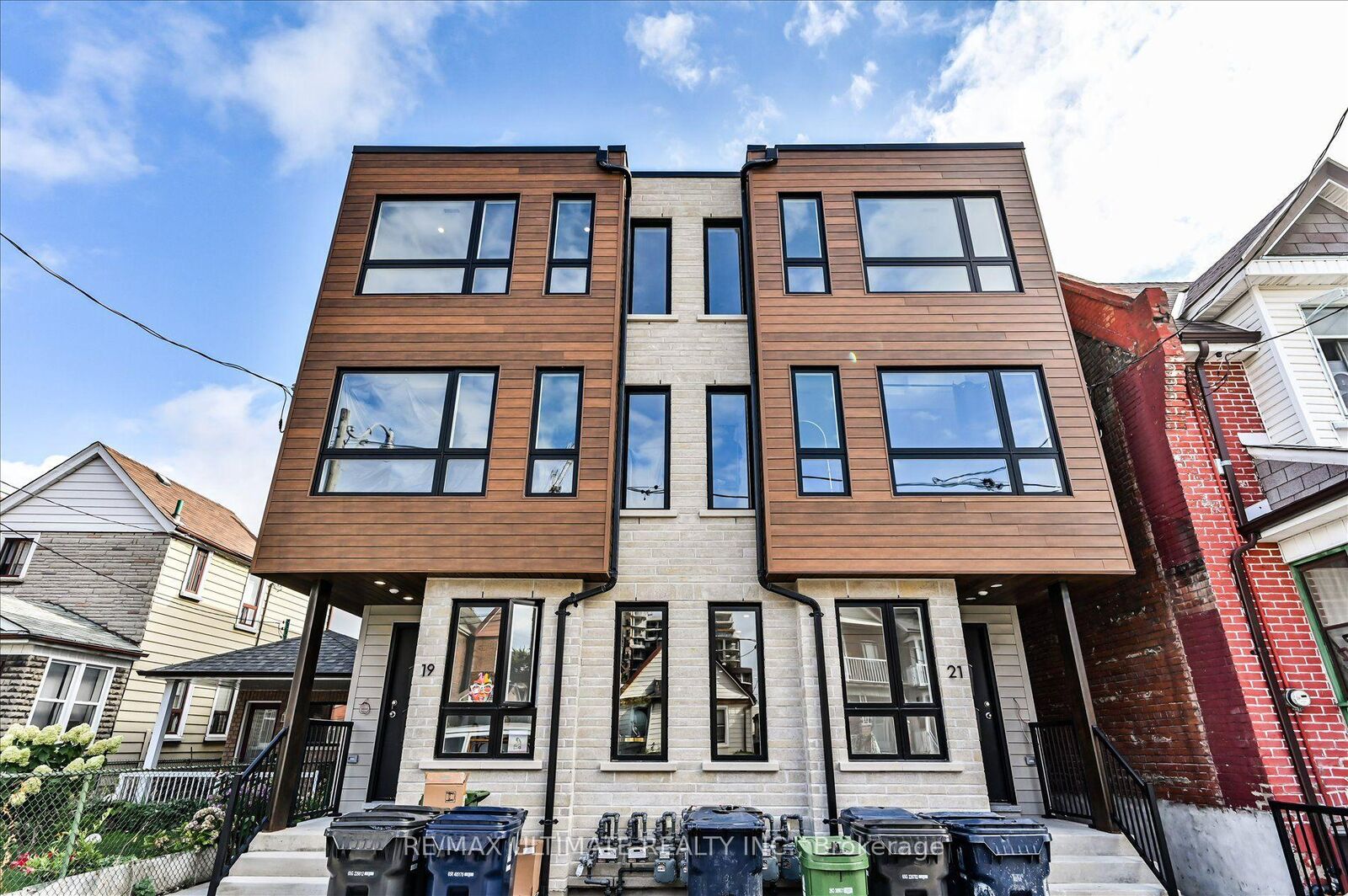 Property Photo: 21 Lappin Avenue 1 ON M6H 1Y3