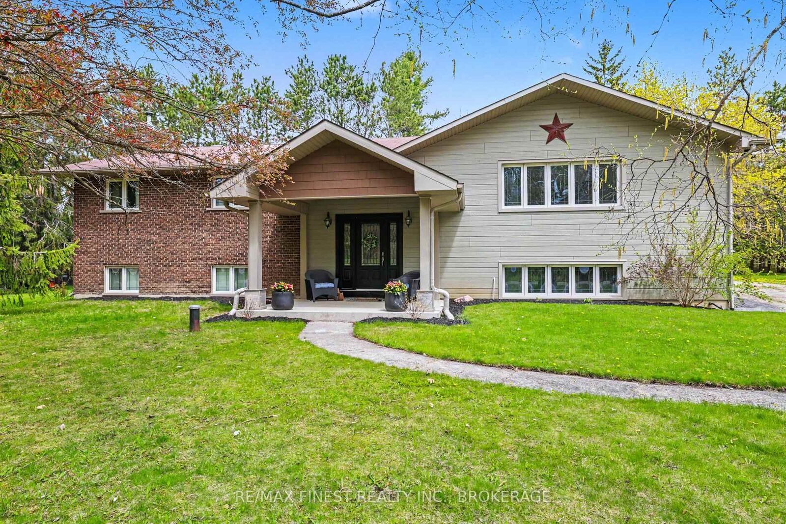 Property Photo:  2518 Rideau Ferry Road  ON K7H 3C7 